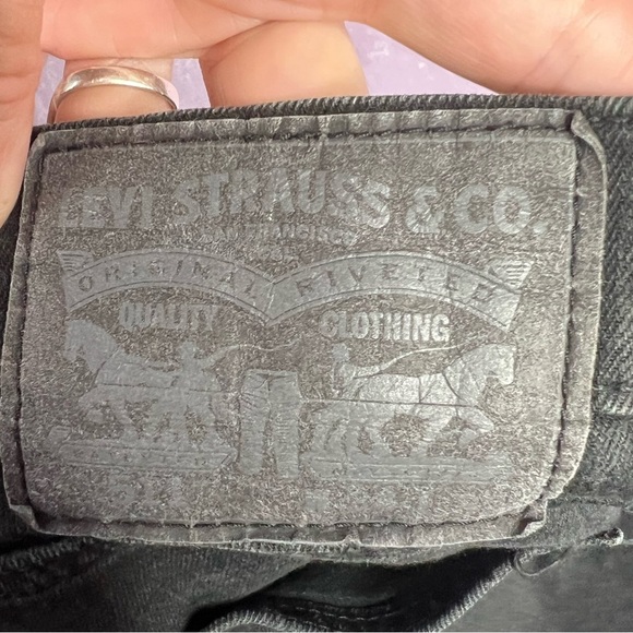 34/32 Levi's Men's Slim Fit Jeans in Black - Picture 5 of 8